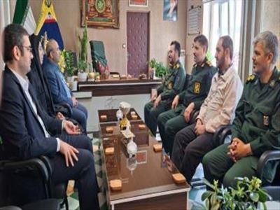 نشست دکتر اکبر نادی با سرهنگ صادقی به مناسبت سالروز تأسیس سپاه و هفته سلامت